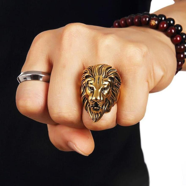 Magnificent 22 Karat Yellow Gold Lion-Inspired Finger Ring